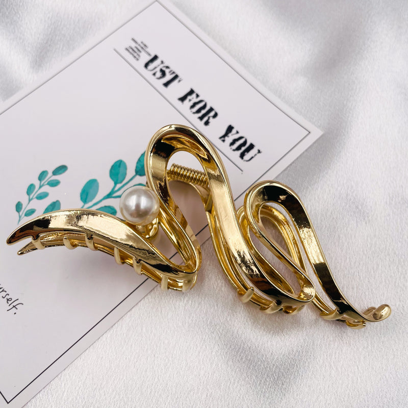 Wavy Metal with Single Pearl Hair Clip
