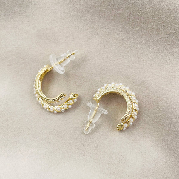 Two-layered Pearls and Rhinestones Open Hoop Earrings