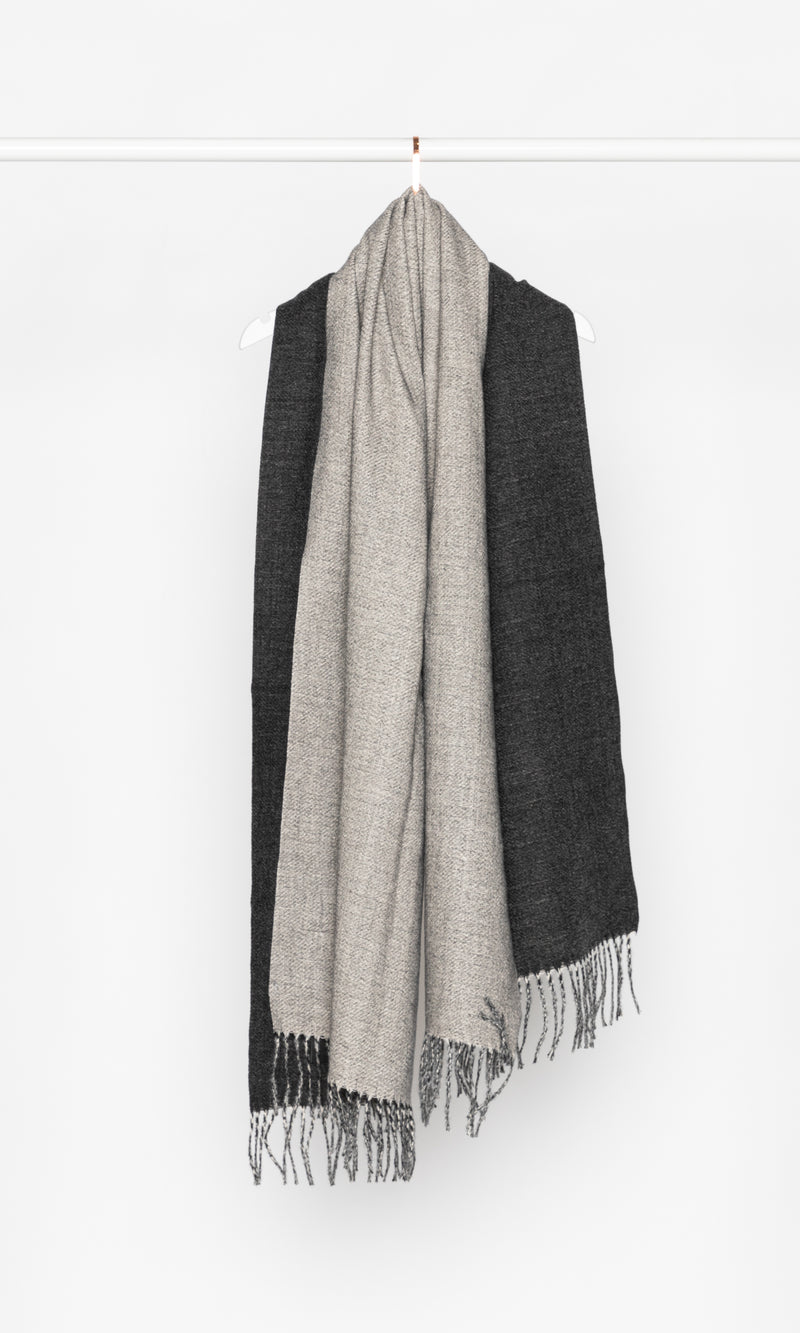 Contrasting Colors Wool Scarf
