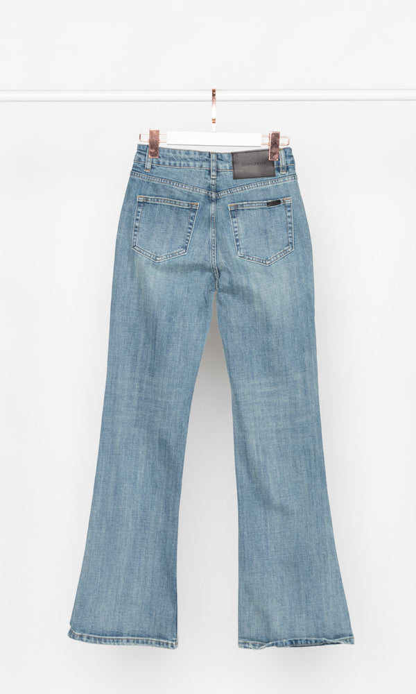 High-waisted Basic Flare Jeans
