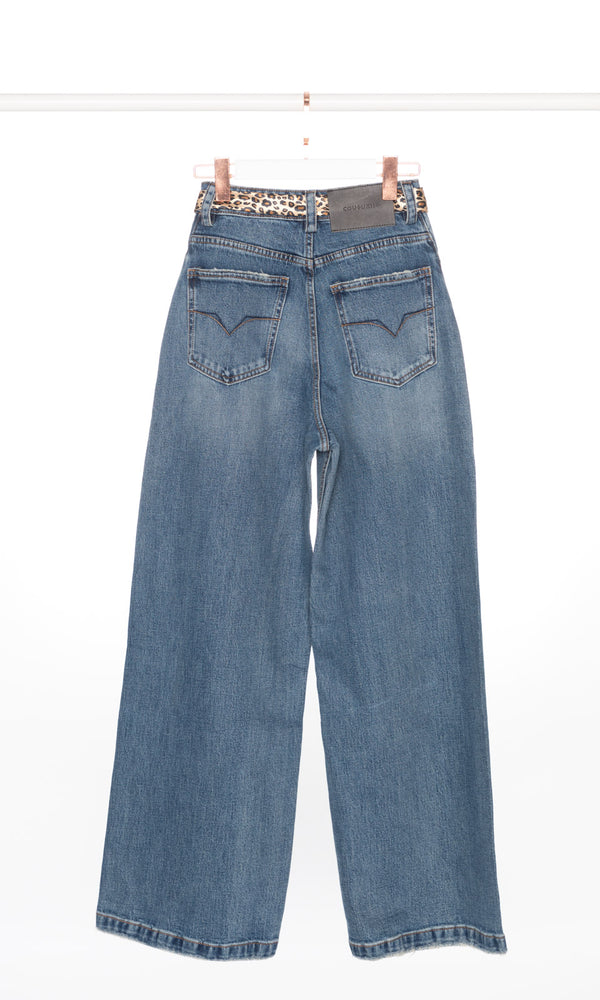 High-waisted Wide Leg Jeans with Leopard Scarf