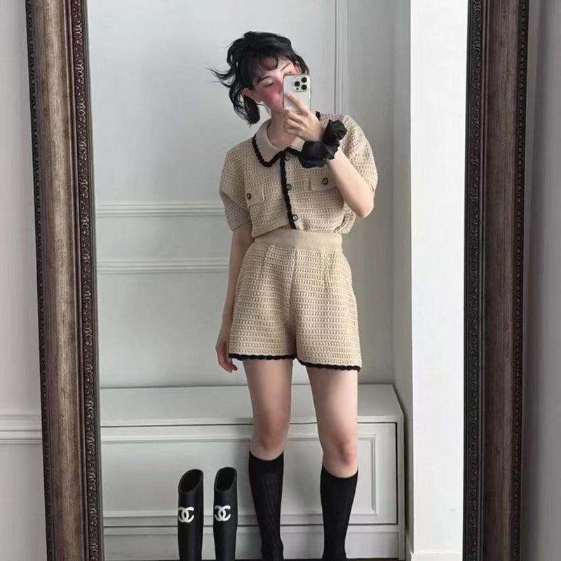 High-waisted Contrasting Edges Knit Shorts