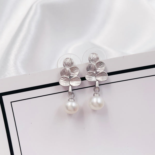 Leaves with Pearl Earrings