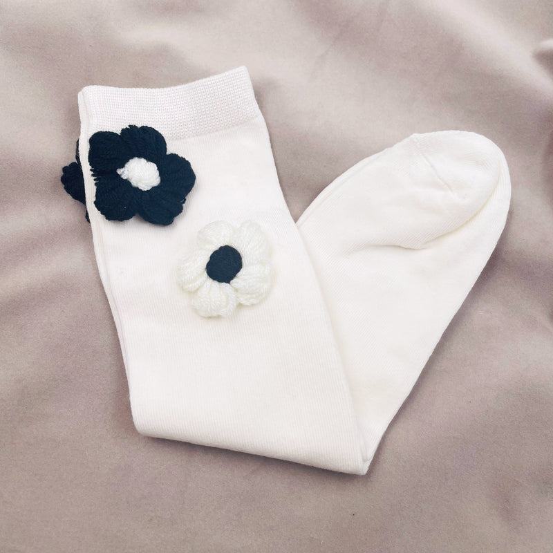 Knit Flower Over-the-Ankle Socks