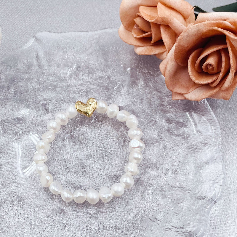 Irregular Pearls with Heart Bracelet