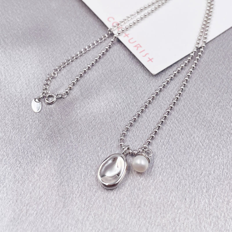 Single Pearl and Metal Oval Pendant Necklace