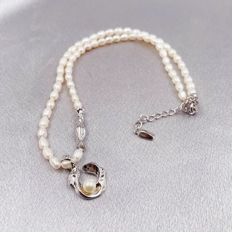 Metal Oval with Pearl Chain Necklace