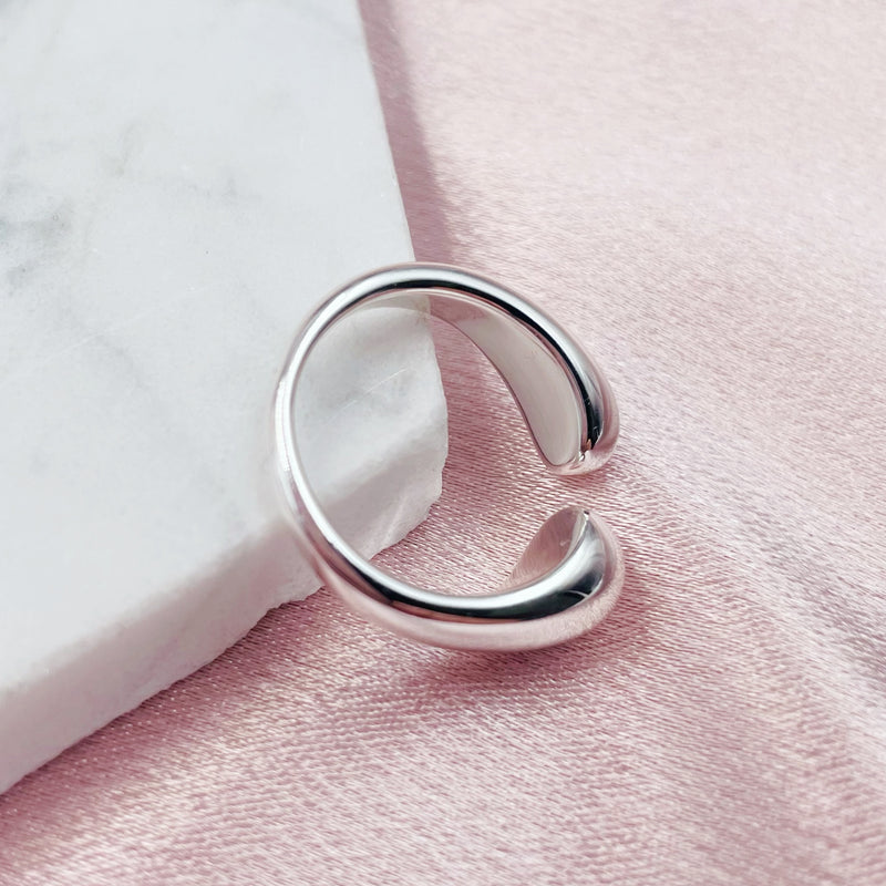 Asymmetrical Rounded Metal Open Ring