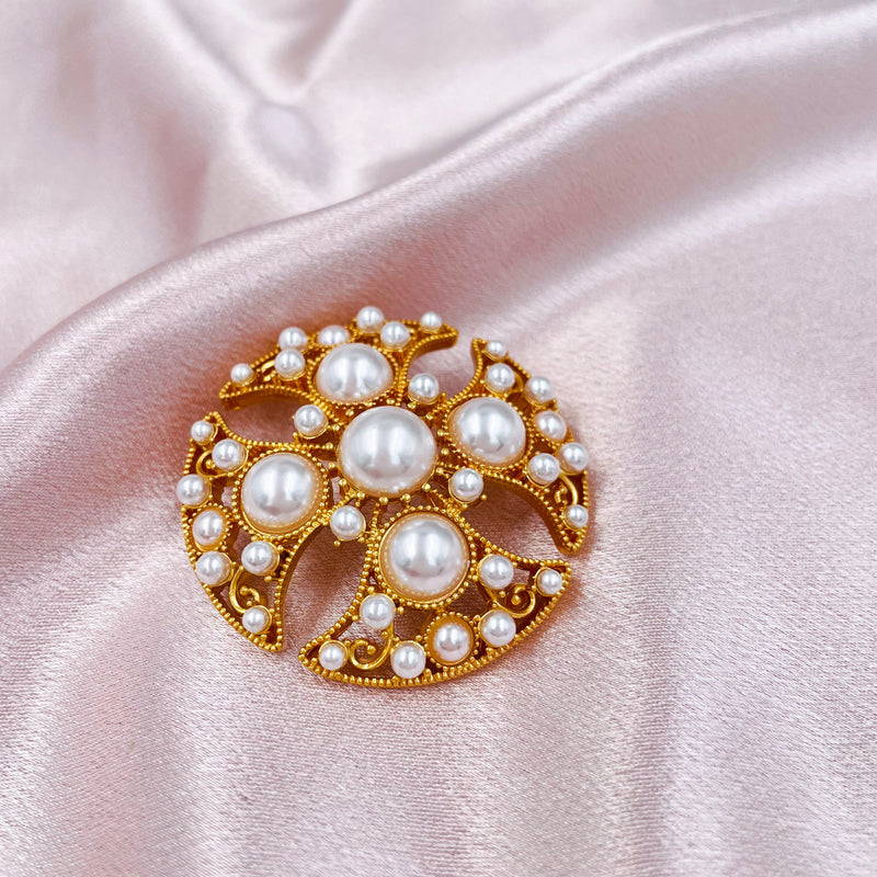 Round Pearls Brooch