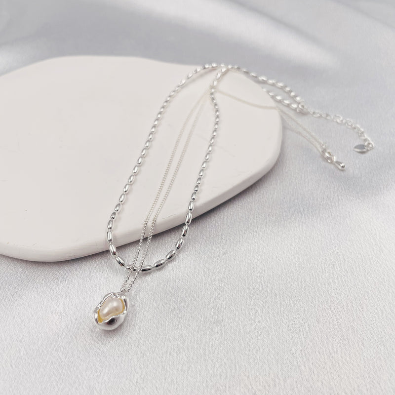 Two-layered Chains with Single Pearl Necklace Set