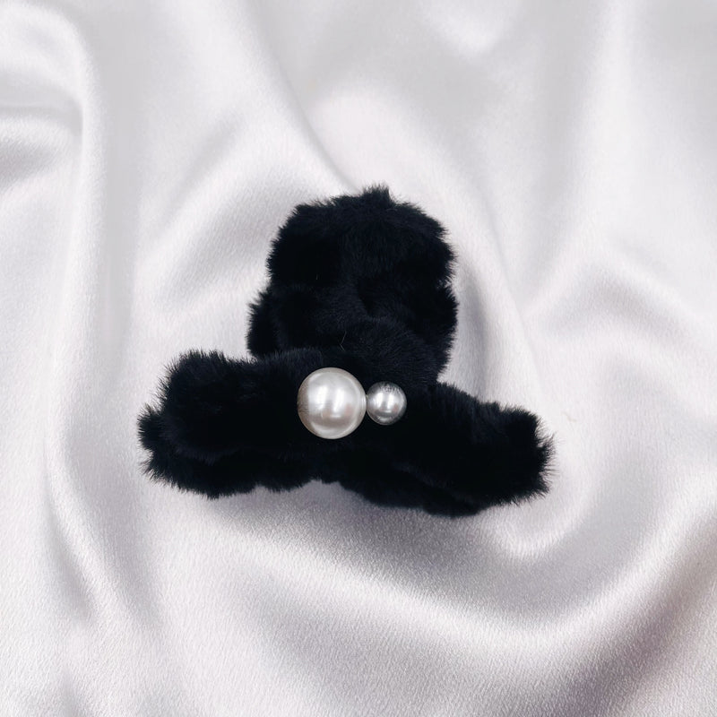 Small Fur with Pearls Hair Clip