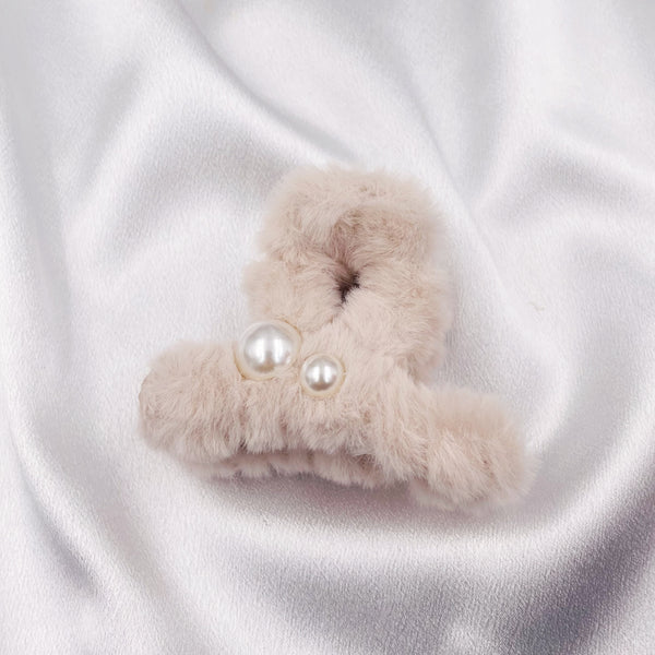 Small Fur with Pearls Hair Clip