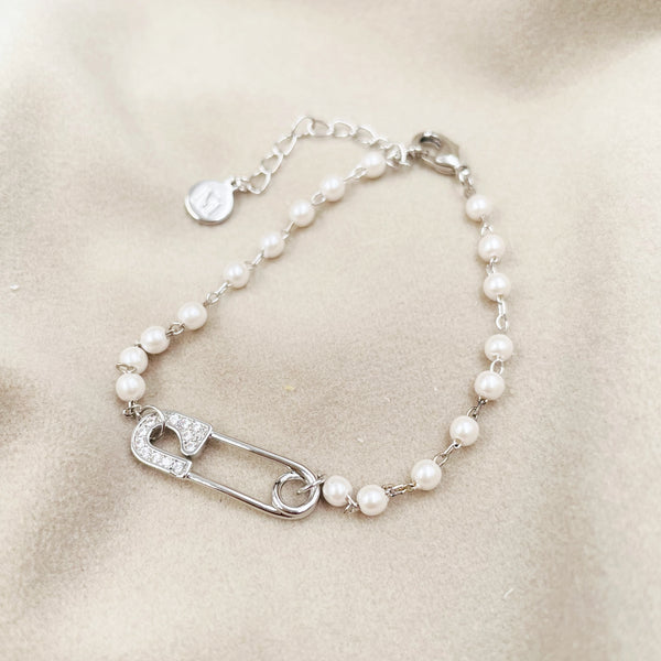 Pearls Chain with Rhinestone Pin Bracelet