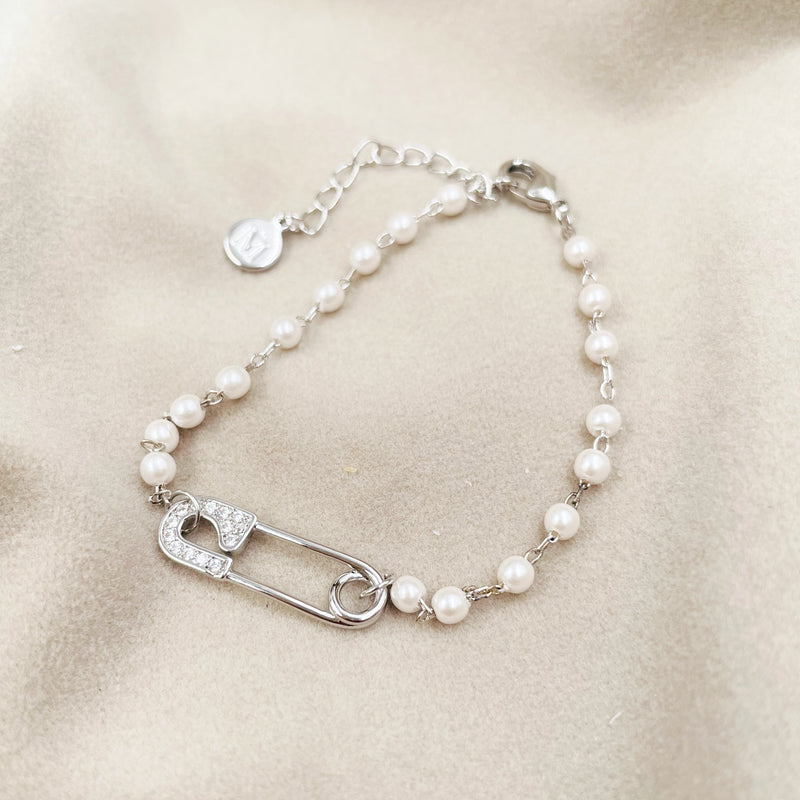 Pearls Chain with Rhinestone Pin Bracelet