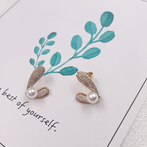 Asymmetrical Rhinestone Heart with Pearl Earrings