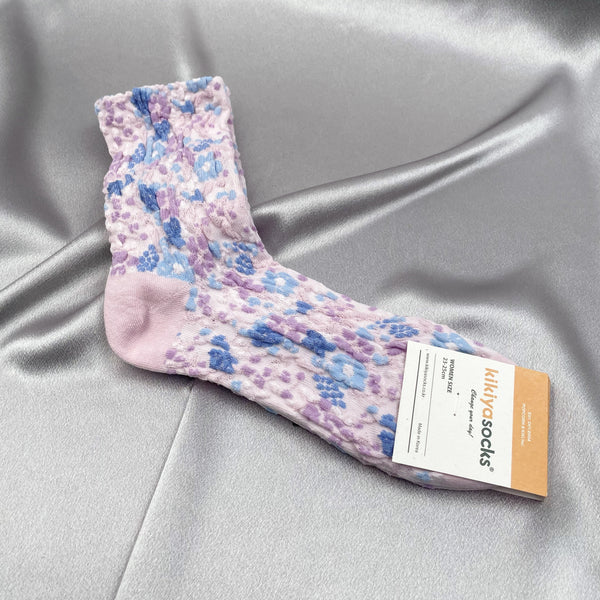 Floral Wrinkle Pattern Over-the-Ankle Socks