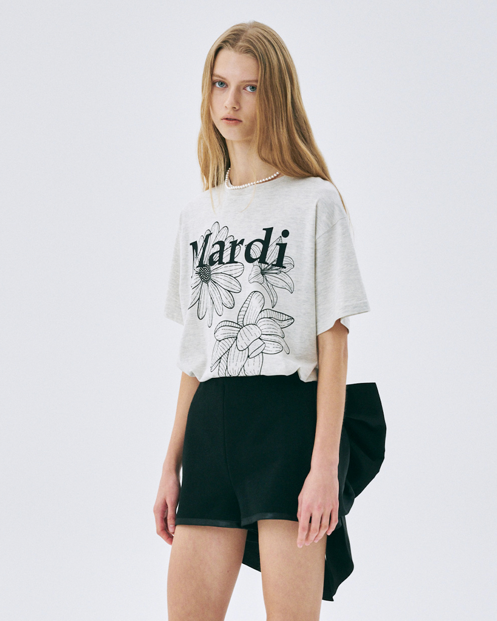 ●Mardi Mercredi●TRIPLE FLOWER T + SHORTS/Oatmeal SET UP Tshirt Triple Flower Oatmeal Black | Mardi Mercredi | Couturist