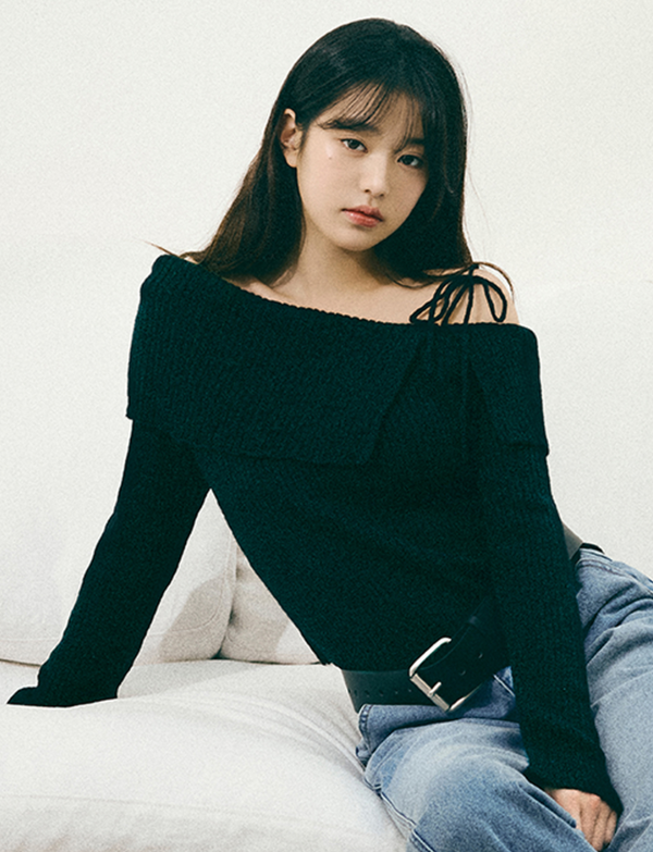 Mohair Wool Blended Off Shoulder Knit Black