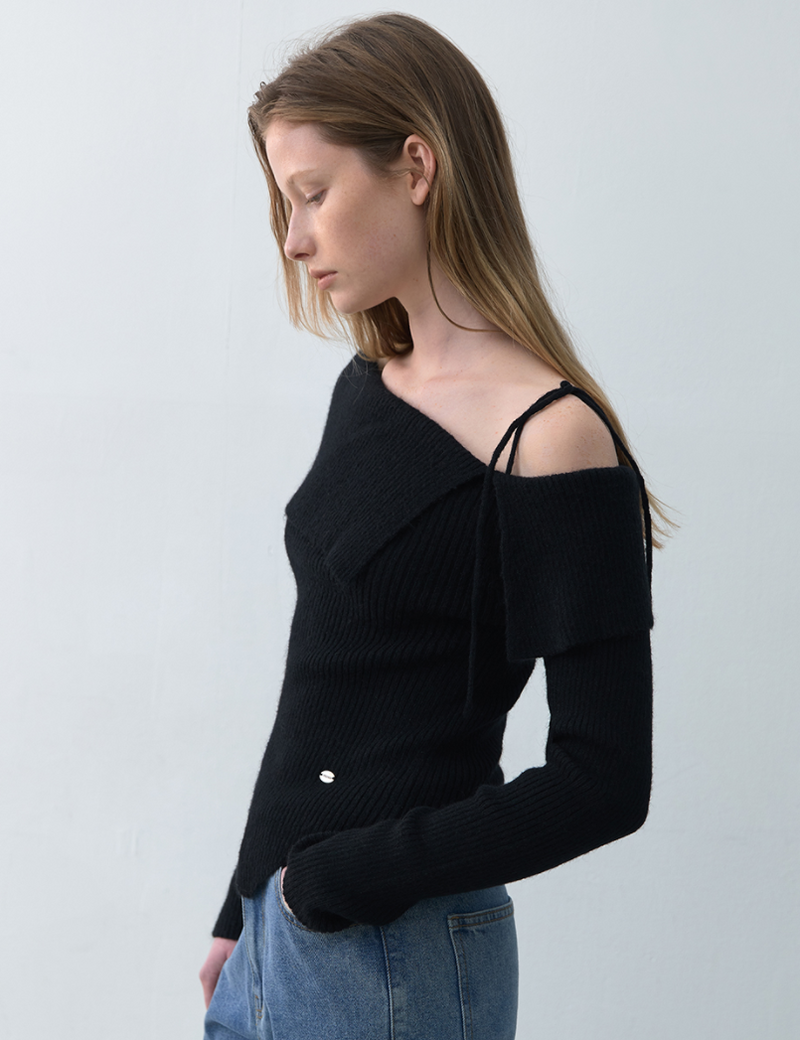 Mohair Wool Blended Off Shoulder Knit Black