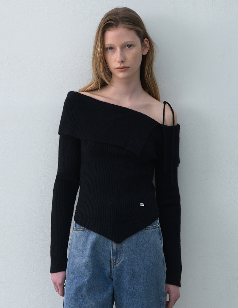 Mohair Wool Blended Off Shoulder Knit Black