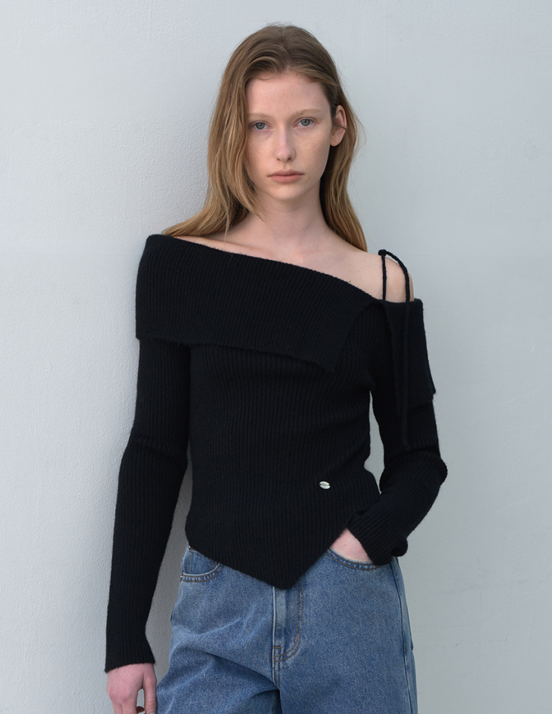 Mohair Wool Blended Off Shoulder Knit Black