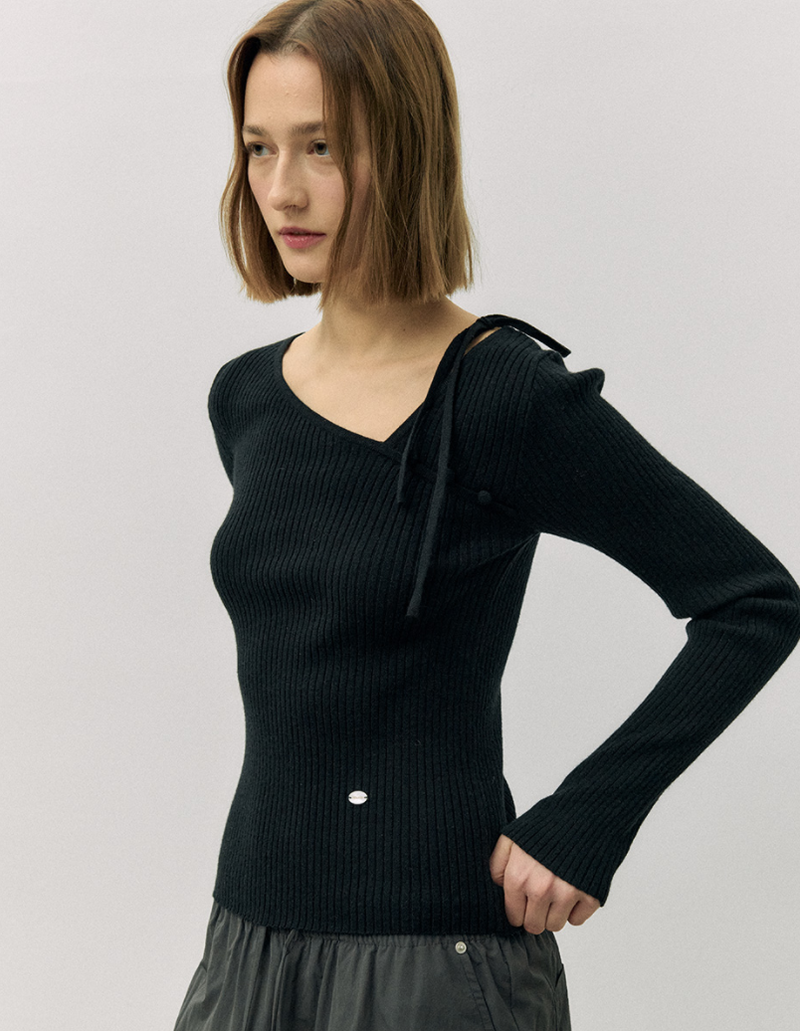 Cut Out Ribbon Knit Black