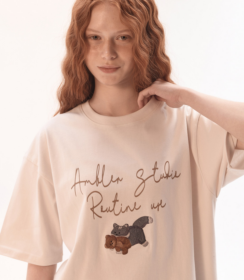 Biting Little Bear T-shirt Ivory