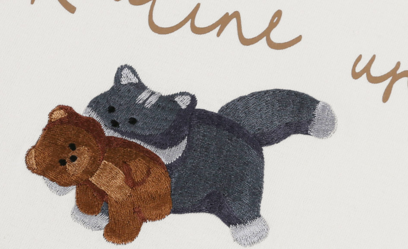 Biting Little Bear T-shirt Ivory