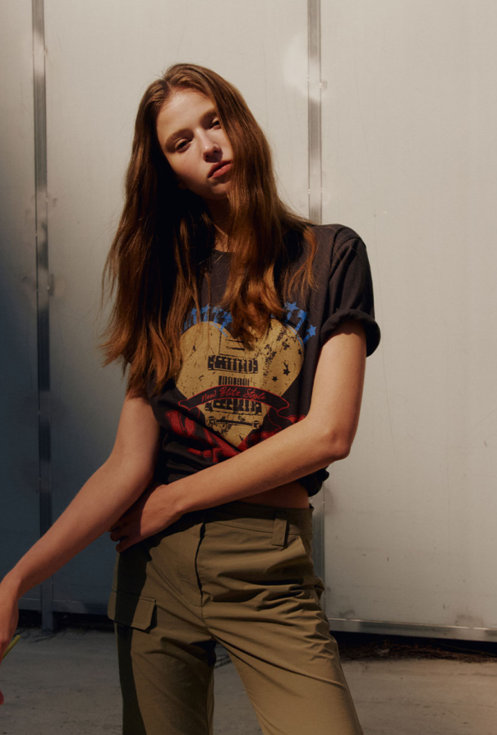 Heart Ravers Graphic T-Shirt Crop Charcoal