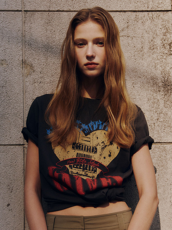 Heart Ravers Graphic T-Shirt Crop Charcoal