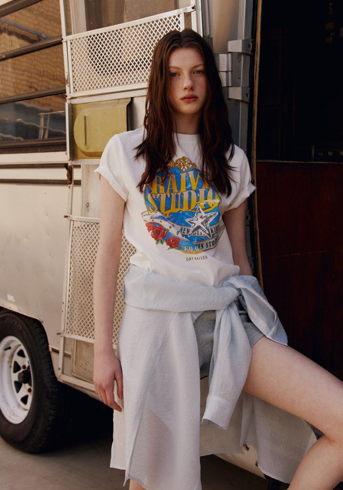 Crown Raive Graphic T-shirt Crop White