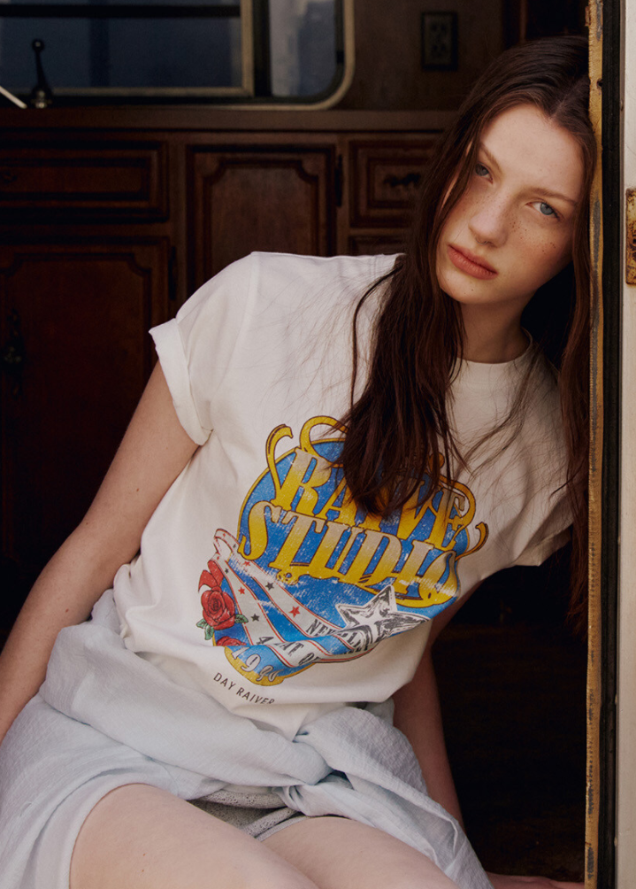 Crown Raive Graphic T-shirt Crop White