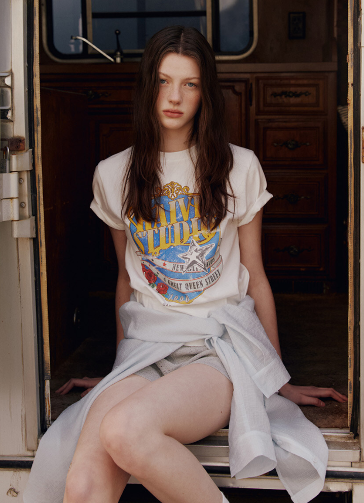 Crown Raive Graphic T-shirt Crop White