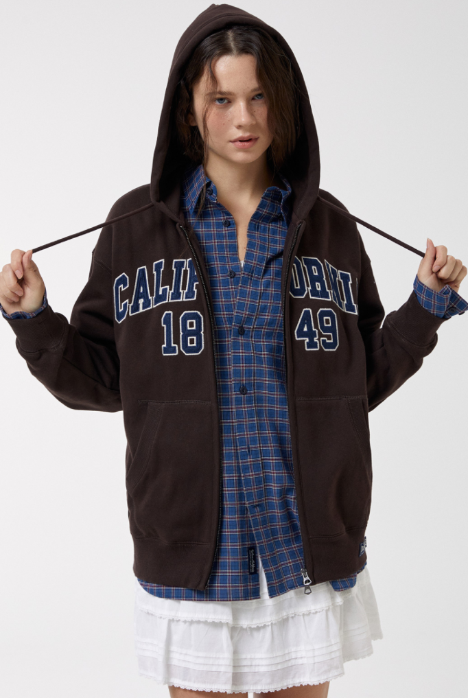Signature Patch Hood Zip-up Hoodie Brown