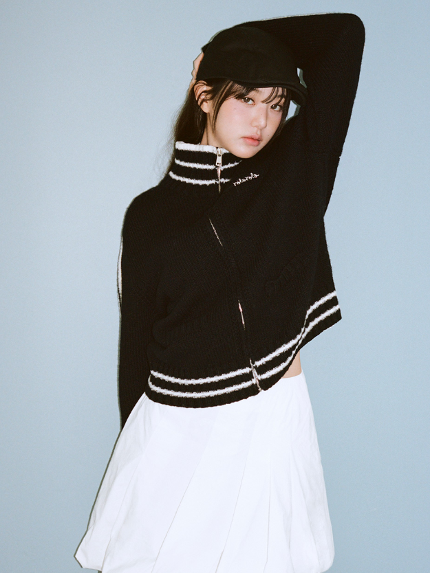 Maison De Rola Embroidery Wool Blended Knit Zip Up Black