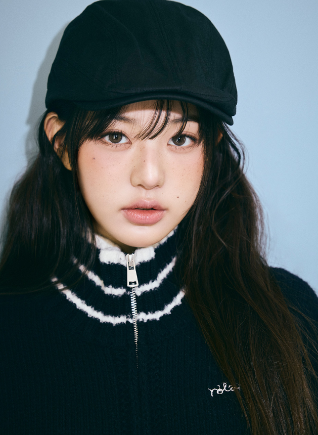 Maison De Rola Embroidery Wool Blended Knit Zip Up Black