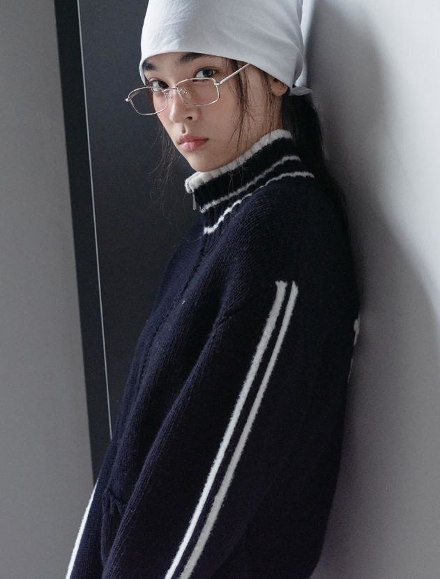 Maison De Rola Embroidery Wool Blended Knit Zip Up Black