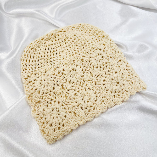 Two-layered Flower Knit Bucket Hat