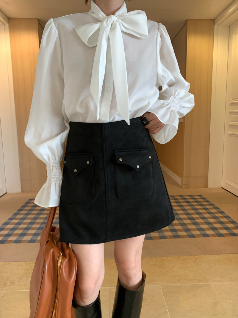 Front Pockets Suede Mini Skirt