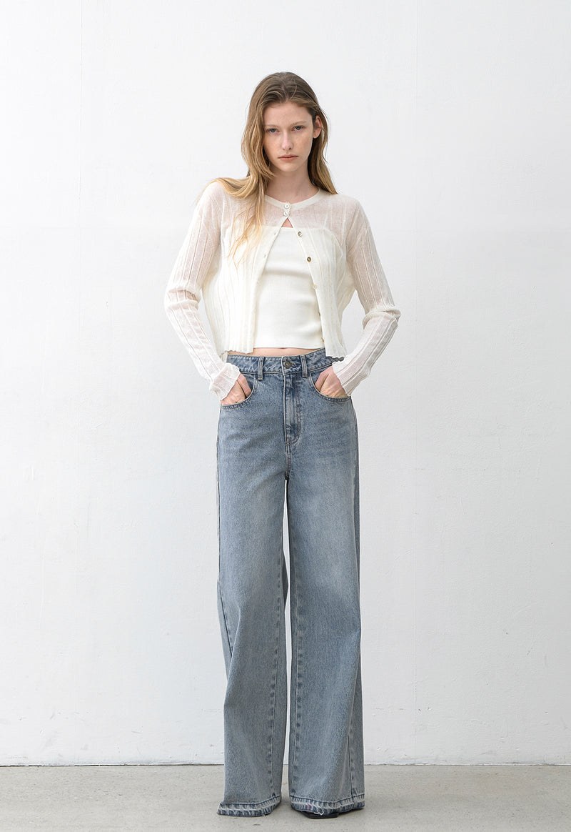 Essential Henne Crop Cardigan Ivory