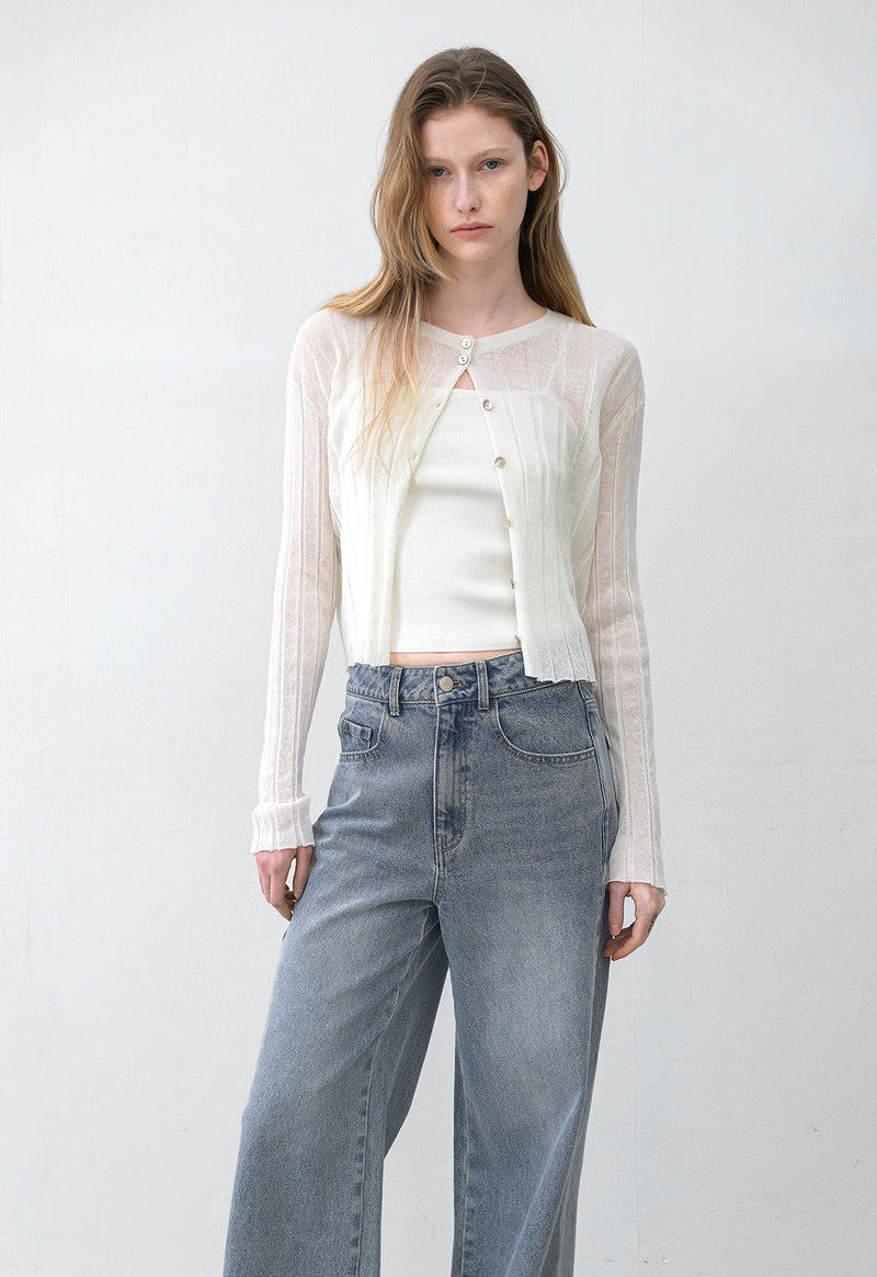 Essential Henne Crop Cardigan Ivory