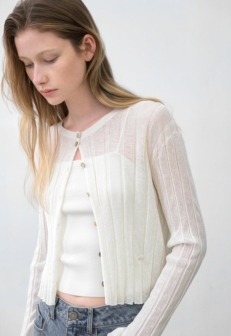Essential Henne Crop Cardigan Ivory