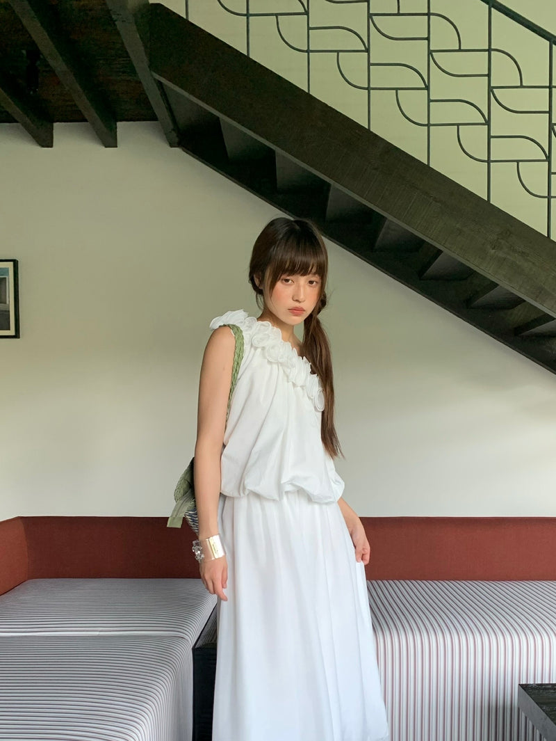 Flower Edge Slanted Shoulder Blouse