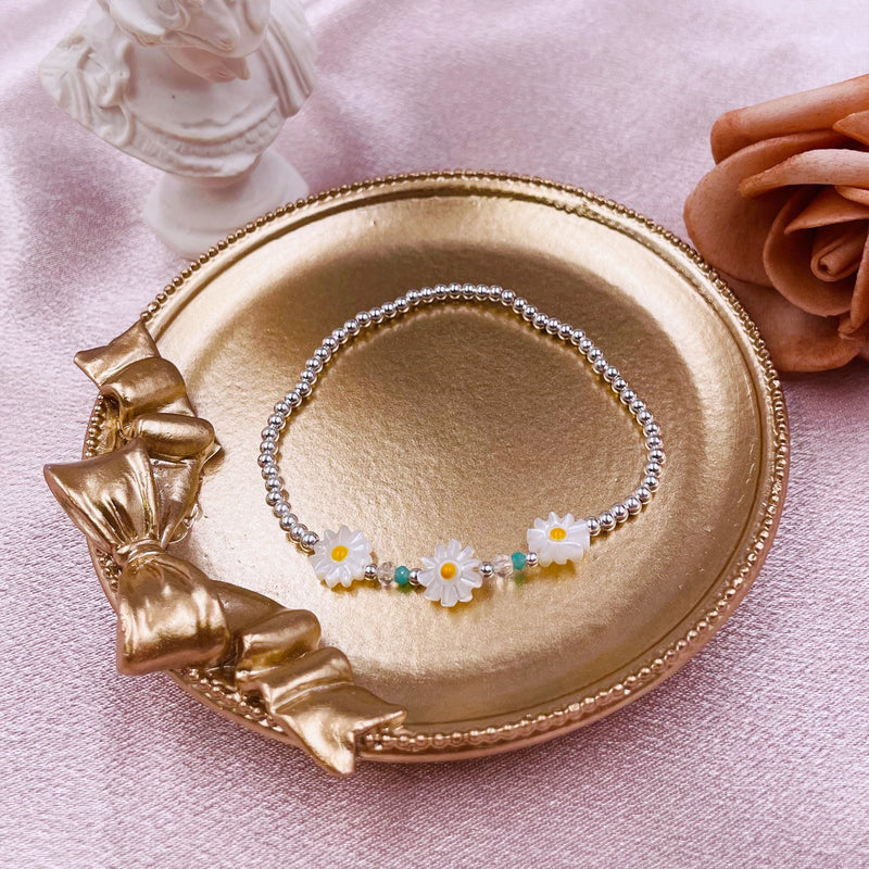 Daisy with Sliver Beads Bracelet